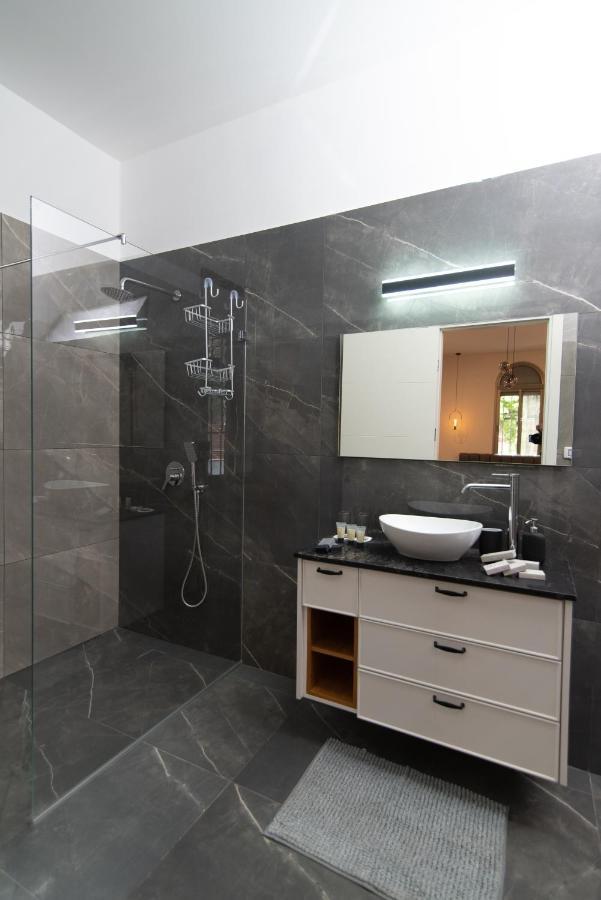 Golden Suite Haifa Buitenkant foto